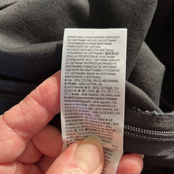 Gap  Stretch Dress Pants  Side Zip High Waisted    True Black    Size 4
NWT - Picture 13 of 14